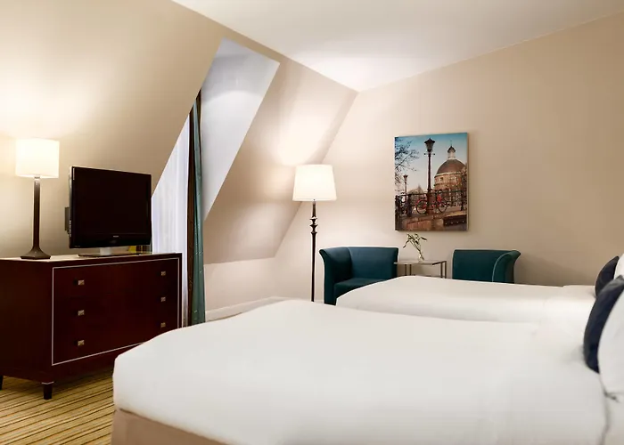 Renaissance Hotel 5*