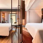 Renaissance Hotel 5*