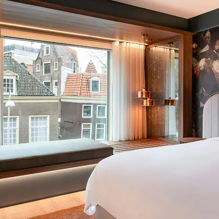 Renaissance Hotel 5*