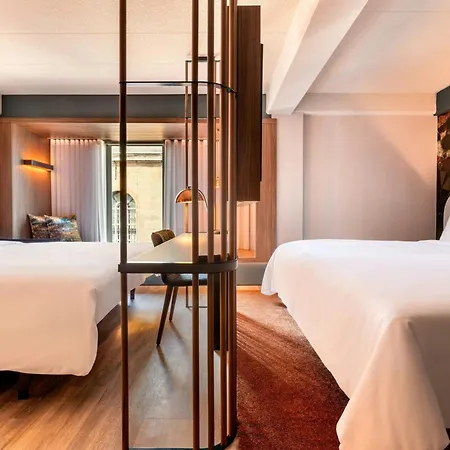 Renaissance Hotel 4*
