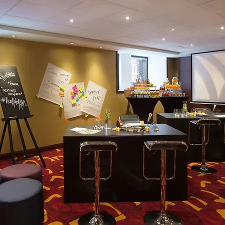Renaissance Hotel 4*