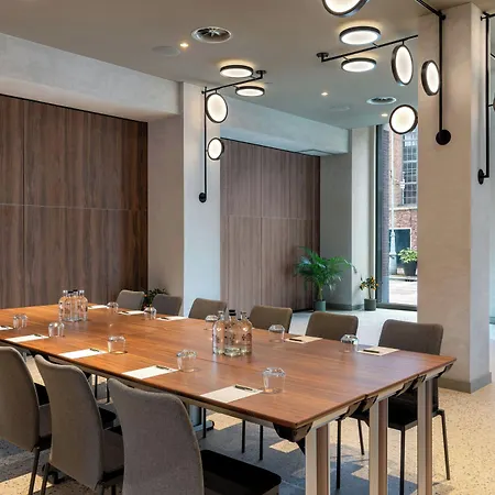 Renaissance Hotel 4*