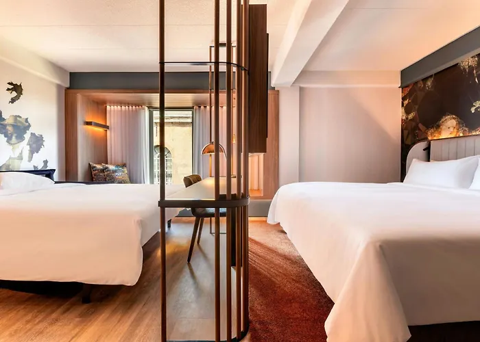 Renaissance Hotel 5*