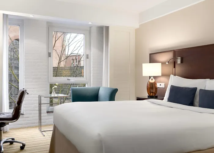 Renaissance Hotel 5*