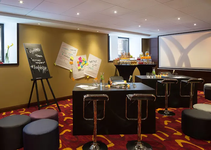 Renaissance Hotel 5*