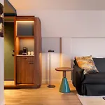 Renaissance 5*