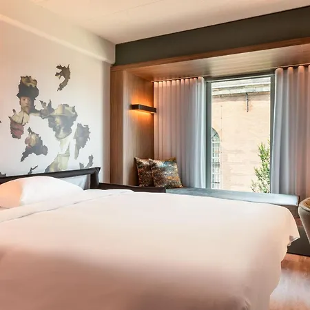 Renaissance Szálloda 5*