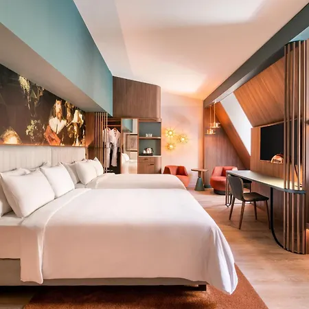 Renaissance Szálloda 5*