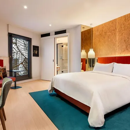 Renaissance Szálloda 5*