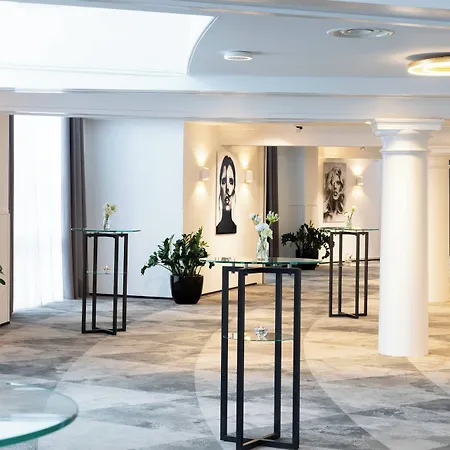 Ξενοδοχείο Renaissance 5*